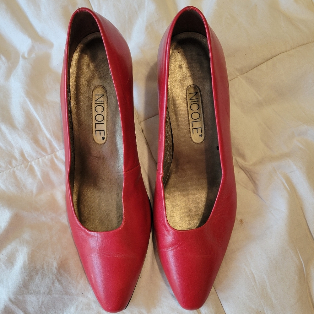 Nicole vintage Womens Red leather classic 2 inch heels Pumps Size 7M - Picture 10 of 16